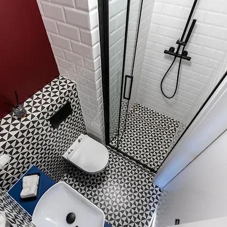 Smart - Old Town & Main Train Station - By Upstairs Appartamento *