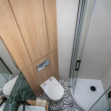 Smart - Old Town & Main Train Station - By Upstairs Appartamento