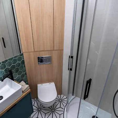 Smart - Old Town & Main Train Station - By Upstairs Cracovia