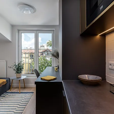 Smart - Old Town & Main Train Station - By Upstairs Apartament *