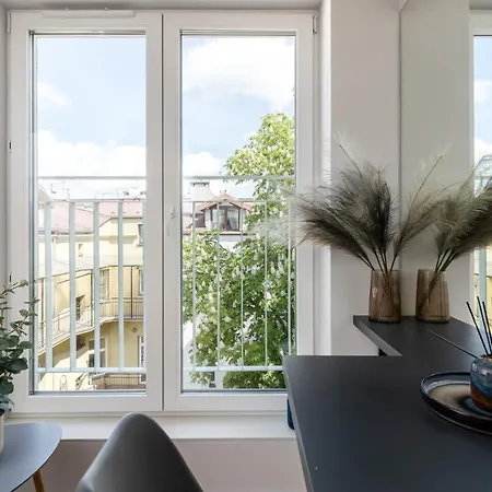 Smart - Old Town & Main Train Station - By Upstairs * Cracóvia