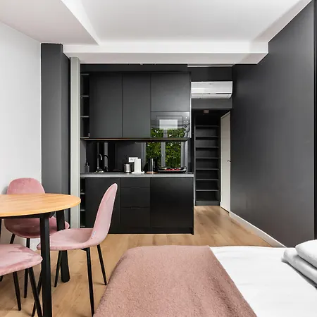 Smart - Old Town & Main Train Station - By Upstairs Apartamento Cracóvia