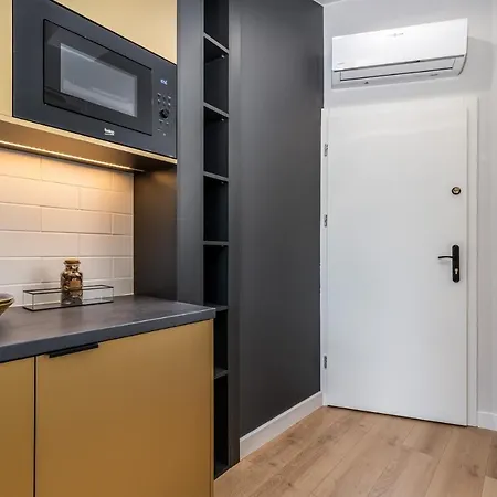 Apartman Smart - Old Town & Main Train Station - By Upstairs Krakkó