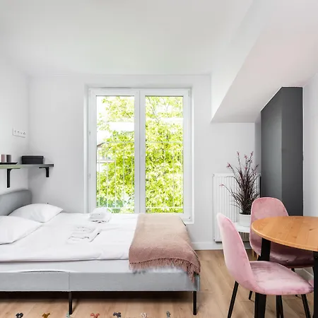 Apartman Smart - Old Town & Main Train Station - By Upstairs